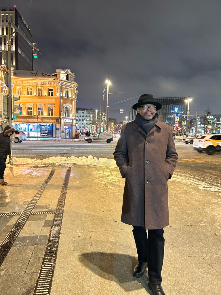 LE DR FRANKLIN NYAMSI DANS LES PAS DES TSARS À MOSCOU.